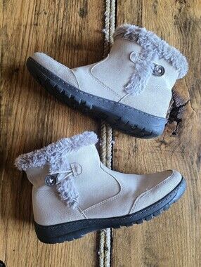 Khombu Tan Suede Ankle Boots Womens Size 9